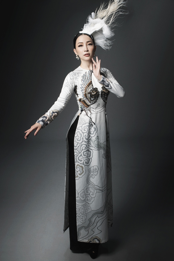 linh-nga-dep-nen-na-voi-ao-dai-hoa-tiet-noi-3