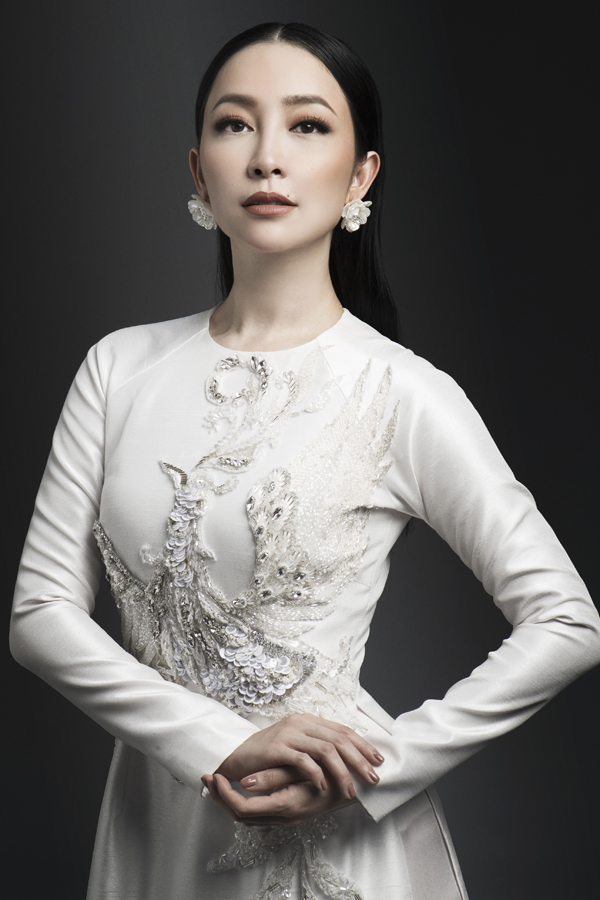 linh-nga-dep-nen-na-voi-ao-dai-hoa-tiet-noi-5